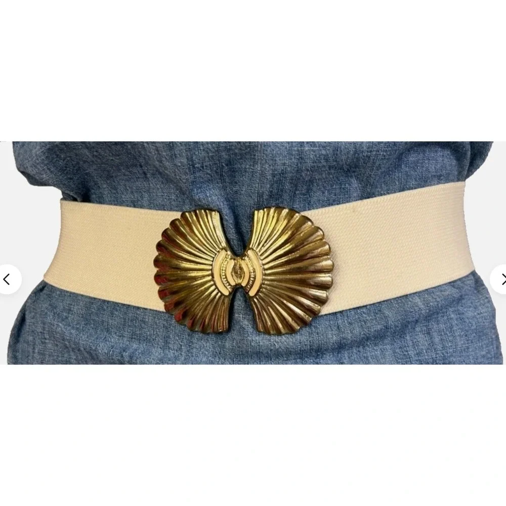 Vintage 80s Cream Elastic Cinch Belt M Gold Enamel Seashell Buckle Nautical GUC